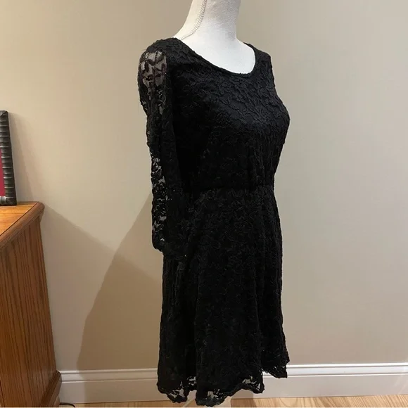 Black Lace Dress - Picture 2 of 6